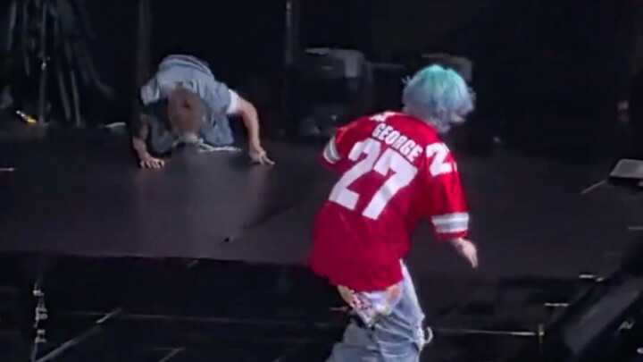 ทุกปีทำตัวน่าอาย แต่ละงานก็ไม่ซ้ำกัน