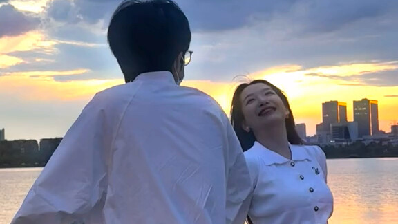 เหมือนการสารภาพรัก แต่ก็เหมือนการบอกลา และยังเหมือนการได้พบกันอีกครั้ง