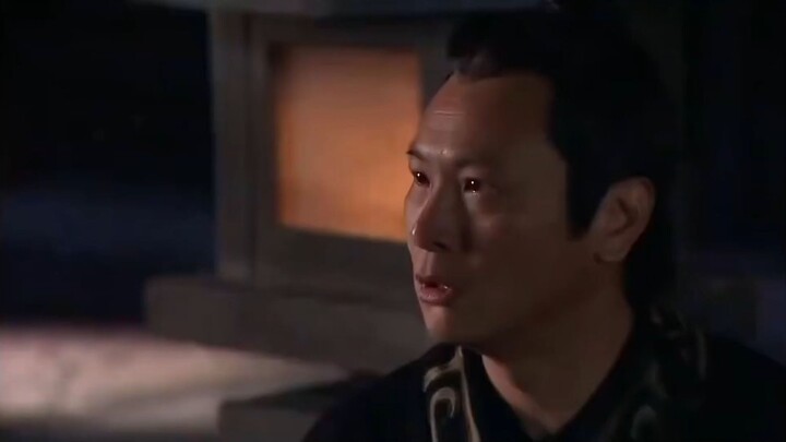 Lúc đó, đạo diễn và Hu Giai đều sửng sốt, cả khán phòng im phăng phắc, bị “khóa cứng” đến nửa phút m