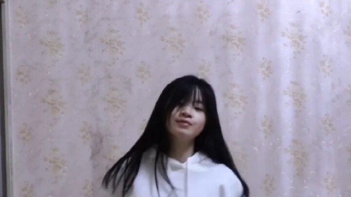 05 Cover "Ditto" - newjeans Aku hampir lupa kalau aku punya stasiun B