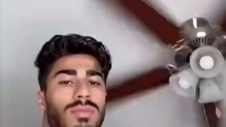 Bạn nghĩ bạn ngầu à?