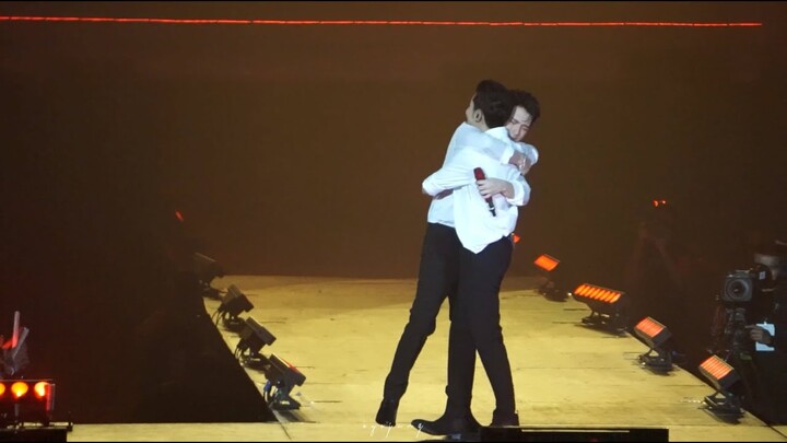 220820 - Krist & Singto [คริสสิงโต] - ร้ายๆ @ #LOLFanFest2022