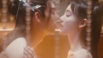 he imagine kissing in the water