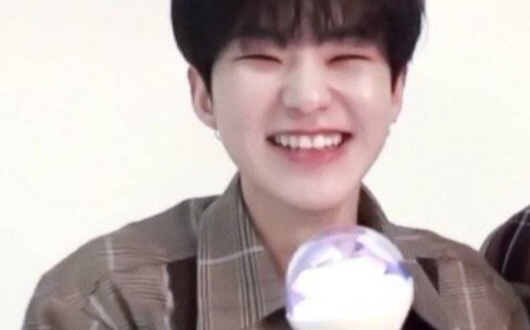 【SEVENTEEN】Tôi phải mang chú chuột hamster này về nhà, aaaaaa!