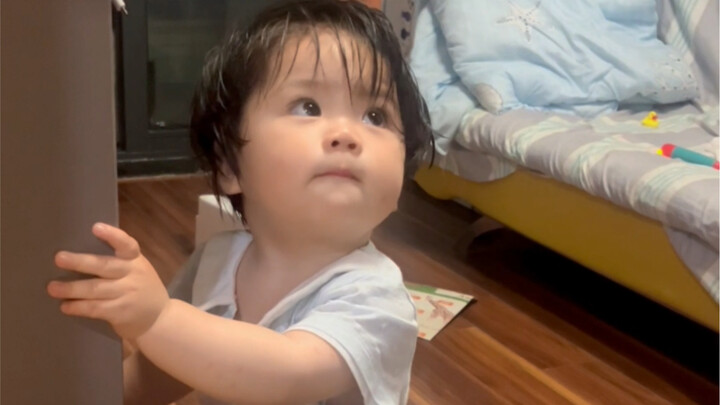 [Human Babies Try Jasmine Fragrant Grapes for the First Time] They Really Couldn’t Escape the “It’s 