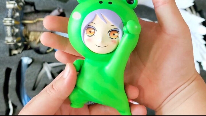 [GK statue unboxing] Ripped black stockings, oversized Nan, and a free frog! (Mr.J)