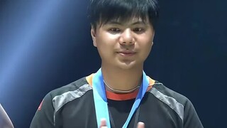 أغرب بطل في تاريخ المقاتلين الإلكترونيين الصينيين