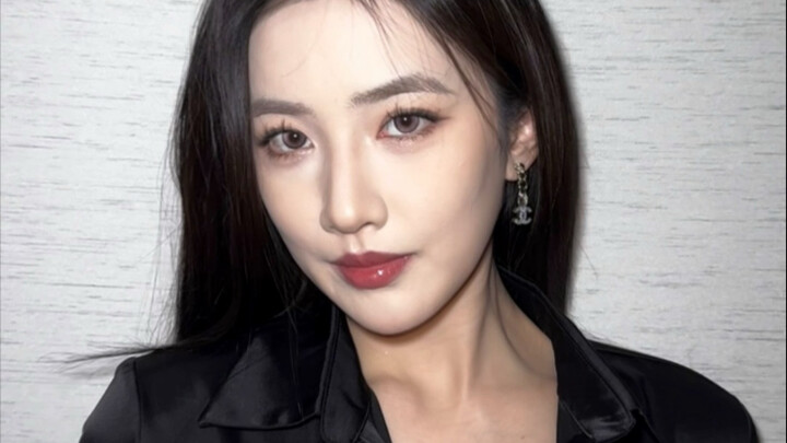 Mãi mãi quy phục màu đen