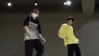 【เฉิง ฮั่นปิน】วิดีโอเต้นกับครูปาต้าหลิง บาดาหลี่ + โฟกัส