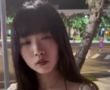 Chị gái thật hiểu biết nha!