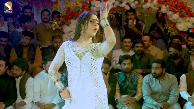 Pakistan song Chita chola