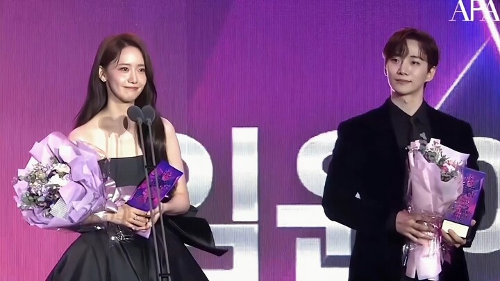 Lim Yoona x Lee Junho • 2023 APAN STAR AWARDS ♡