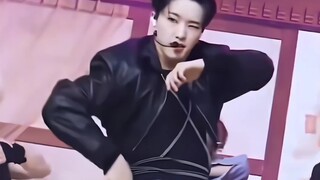 This part is just so satisfying—truly worthy of being the main dancer!