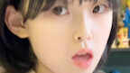 Hahahaha~ Cô ấy thật sự rất muốn nỗ lực để làm tôi vui. Đây là tấm thiệp thứ 22 tôi nhận được từ cô 