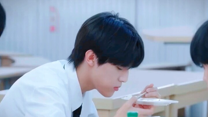 [Zhang Zeyu/Hangyu/Zhiyu] I can eat with you, chat with you—truly an INFP‑catching machine