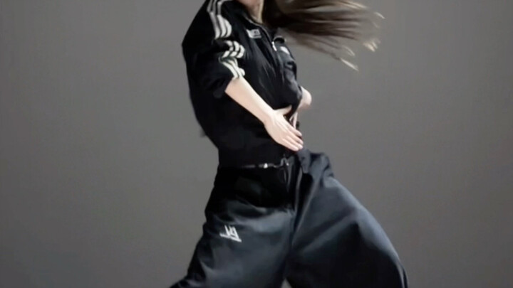 Dress up and drop it again with this “SOS”! So. Freaking. Epic!! — Choreographed by Bao’er