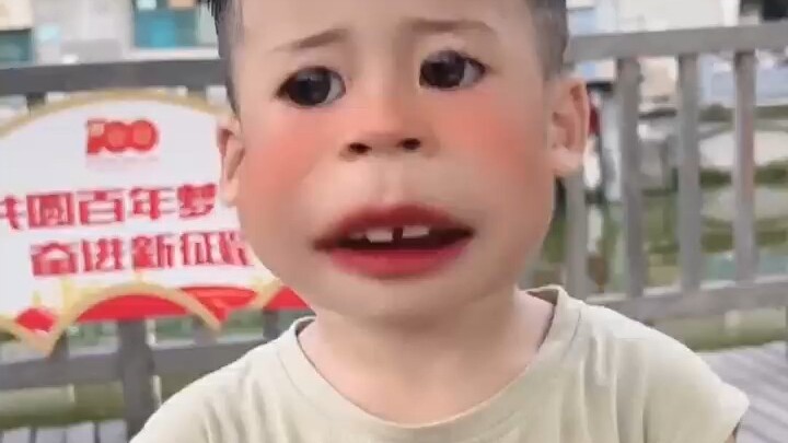 Di usia yang masih kecil sudah mulai berpikir, ternyata malah tergolong “cinta buta”