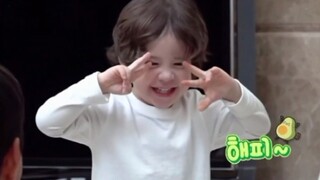 【朴建厚】南韩帅猪猪在线跳舞，很有男团范哦！