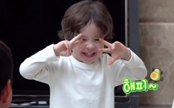 [Park Gun-hoo] South Korean handsome piggy dances online, totally boy group vibes!