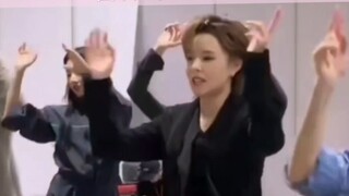 What year is this evening/The music in the Chaotuan practice room suddenly stopped and everyone star