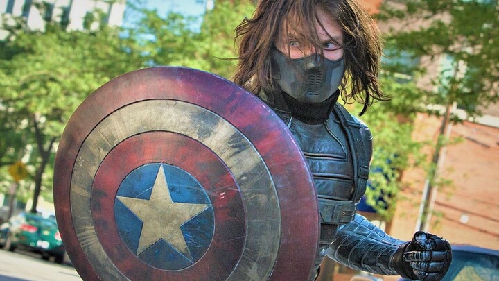 Captain America vs. Winter Soldier. Semakin mendominasi Winter Soldier, semakin besar pula tekanan y
