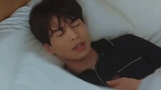 Ah Shi tertidur VS Lee Dong Wook sendiri yang tertidur