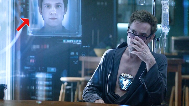 Có ai để ý rằng khi Tony nhìn thấy hình ảnh Người Nhện trong Avengers 4, anh ấy đã vô thức lấy tay c