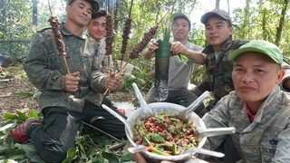 TIẾT CANH TRỘN ĐỘC LẠ CHỈ CÓ Ở AE NSTB