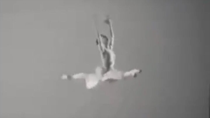Witness Simone de Beauvoir's "flying" in slow motion