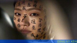 'Xăm' chữ kín người như 'Quật mộ trùng ma'