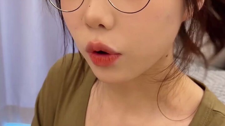 Bisa nggak biaya internet lebih murah? Nanti urusan rumah tangga seratus persen aku yang urus!