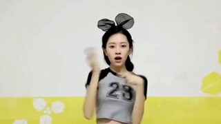 【小芊语】นักเรียนมัธยมปลาย|สาวๆคือสิ่งมีชีวิตที่น่ารักที่สุดในโลก POP