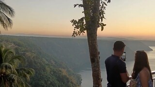 人生顺逆，皆是自己种的因果命由己造，福自我求。积了小德享小福，积了大德享大福，无德者则无命运是可以改变的。懂得心怀慈悲，善待万物众生，常与人为善，多行善事，懂得布施恩泽，就是为自己积累福报，改善命