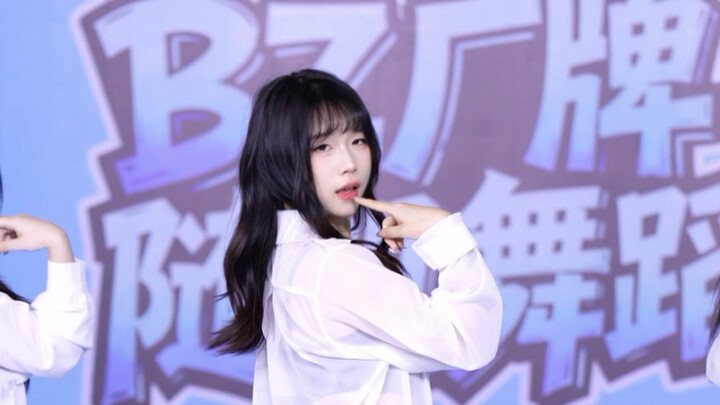 [Shaking – AOA] So, are you shaken? | The “Almost Tripped Myself” series… Is shaking just supposed t