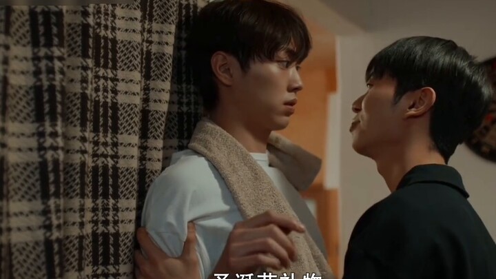 Haha, the first time he touched my hand I thought he was going to give me a ring, but I only realize