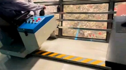 Large claw machine