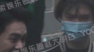 Chen Zheyuan visited Zhang Songwen on the set, and Zhang Songwen had a lively chat with Zeng Shunxi 