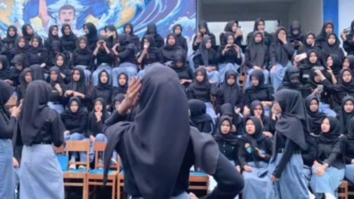 follow aku dan tonton sampai selesai🫶🏻💖