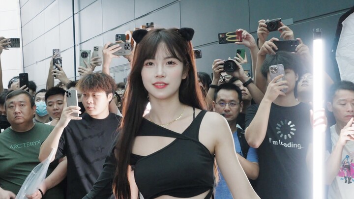 هل هذه أفضل زاوية في معرض السيارات؟