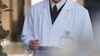 รักวุ่นๆของคุณอาหมอเรื่องย่อ : สวีหนี่ ผู้กำกับสาวที่ถูกแฟนหนุ่มนอกใจ เธอจึง คิดจะ “เอาคืน” โดยวางแผ