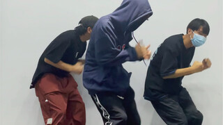 哇、这个舞超可爱、我们也来试试看！！