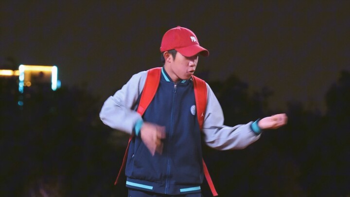 Cả gan nhảy một đoạn Treasure của Bruno Mars