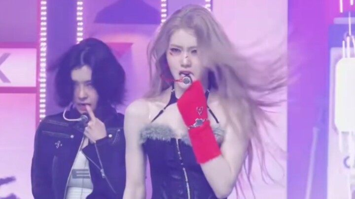 Không thua kém gì biểu hiện của các nhóm hạng nhất, sáu người sáu sắc cùng một phần nhảy thì nên đán