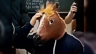 马：尼玛的，玩不起？