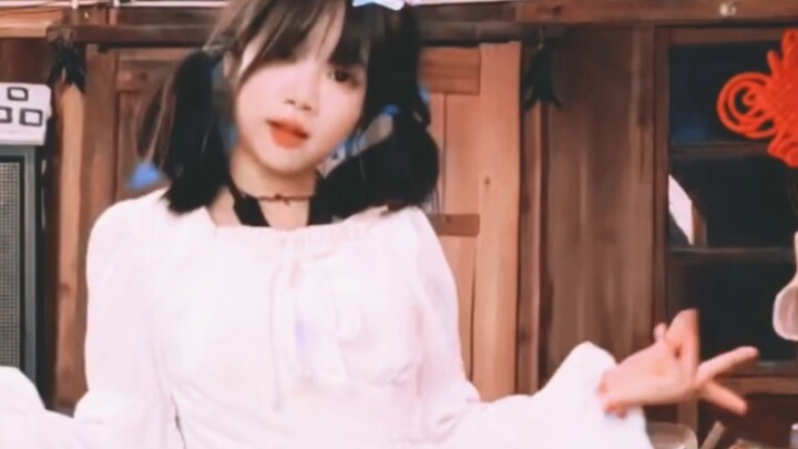 Iron bone cute girl Han Wu