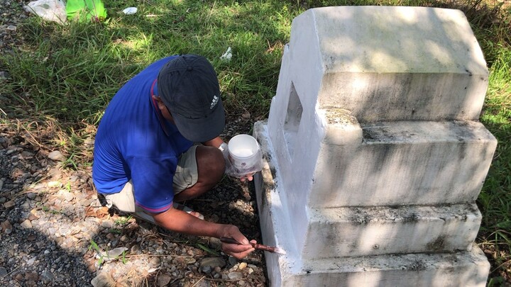 Painting at My Grandmother’s Grave – A Tribute in Art