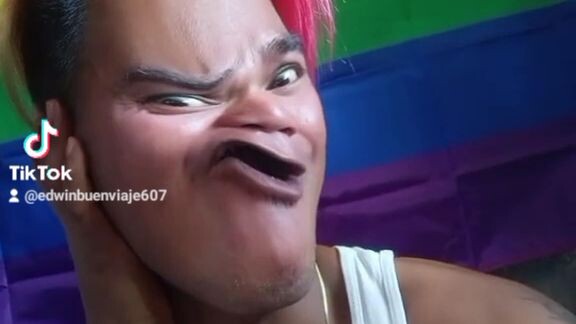 ang ganda ng lolo mo 🤣🤣🤣🤣