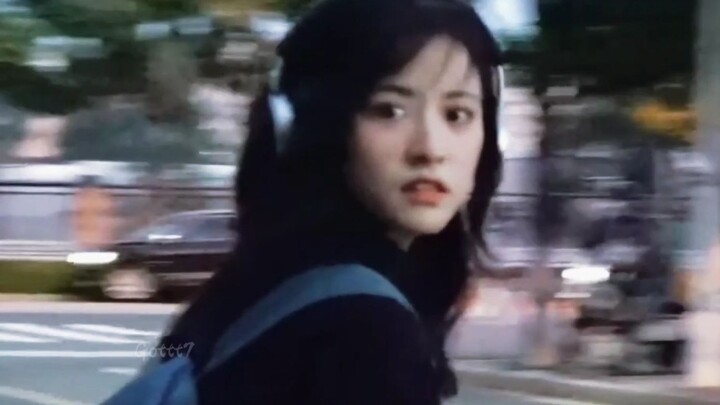 Hoàn toàn hiểu vì sao cô ấy lại là nữ chính trong các bộ phim thần tượng rồi, một cô gái tràn đầy sứ