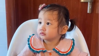 今天没有吃饭视频了 一起来看看露妍小时候吧