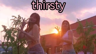 Ai mà không thích Thirsty chứ? Không khí hoàng hôn ở đây thật sự tuyệt vời.